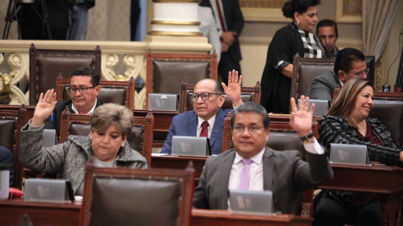 Recibe Legislativo reforma para devolver fuero a diputados