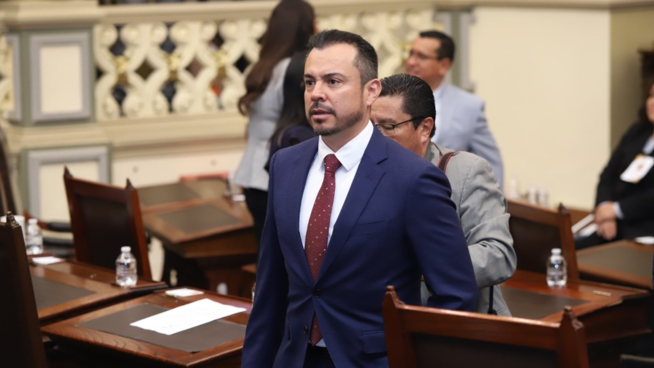 Armenta, el único que llevará las riendas de Puebla: García Parra