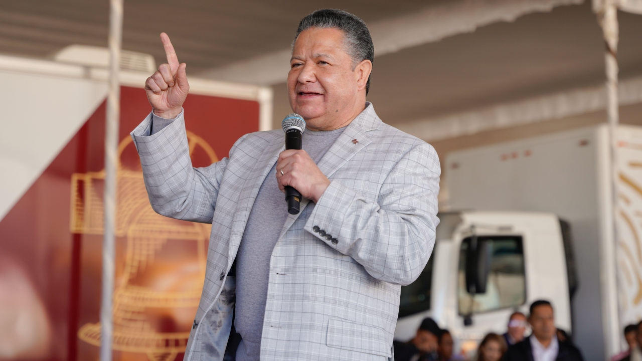 Estable, salud de gobernador de Hidalgo; tuvo un desmayo