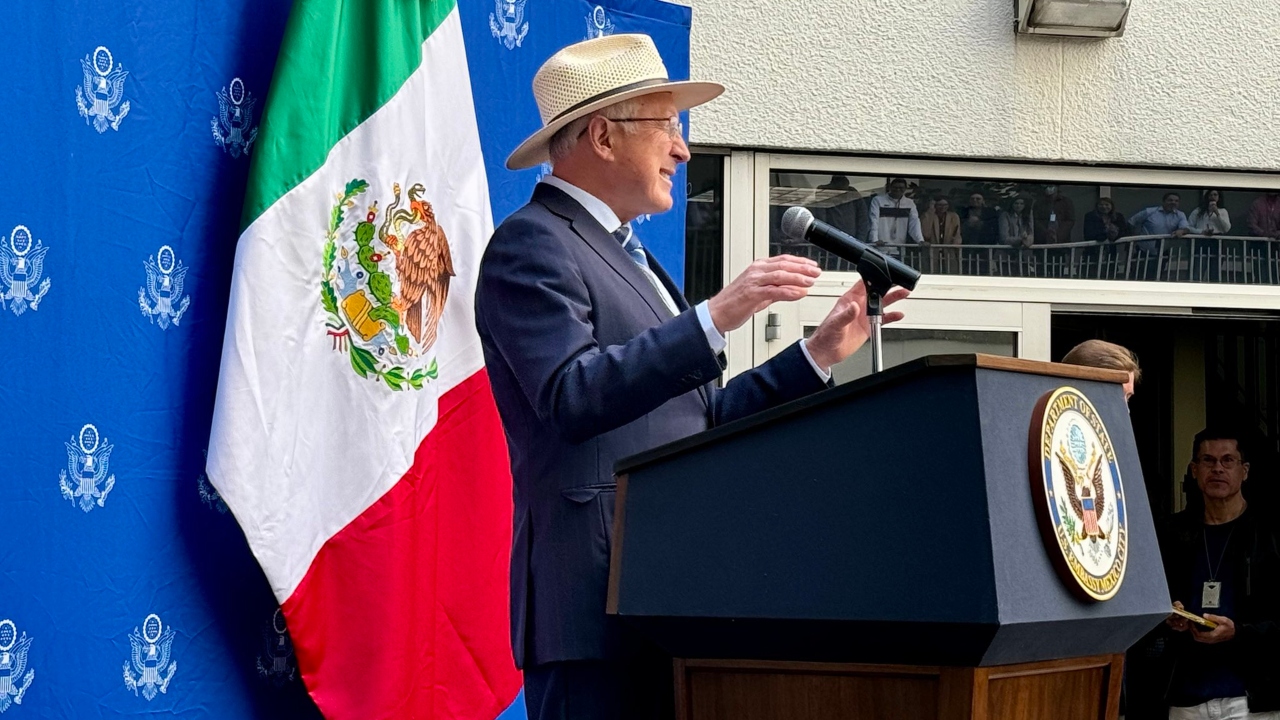 Dejará Ken Salazar Embajada de EU en México el 7 de enero
