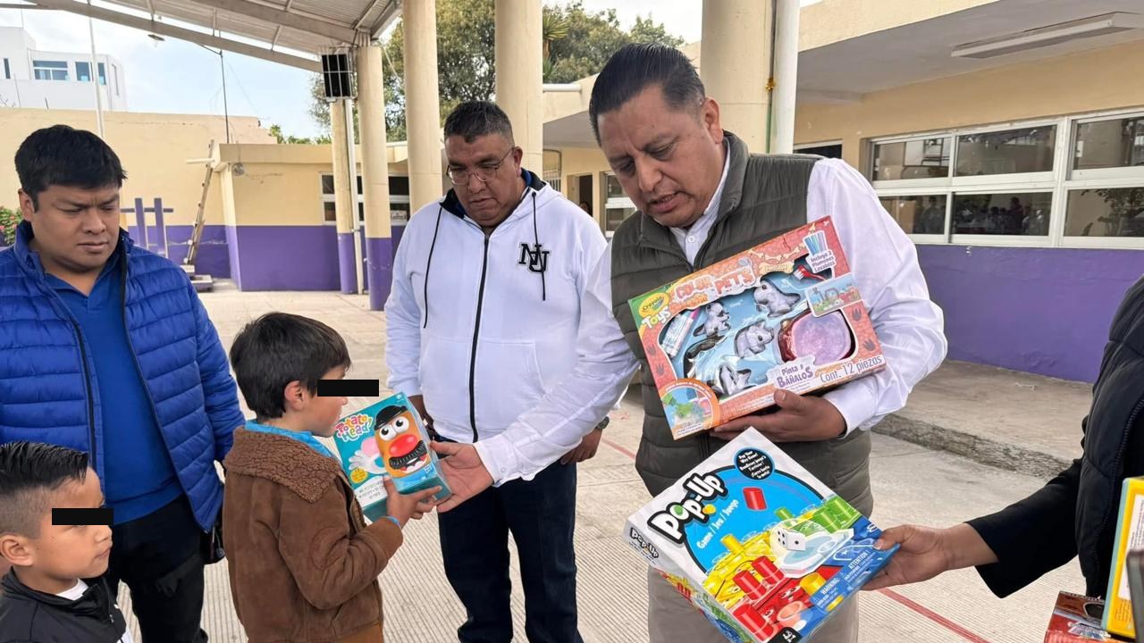 Alcalde de Teolocholco se apropia de juguetes del \"Juguetón\"