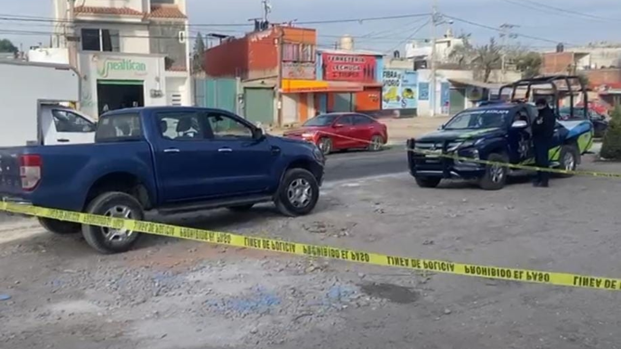 Hombre resulta lesionado tras ser despojado de su camioneta