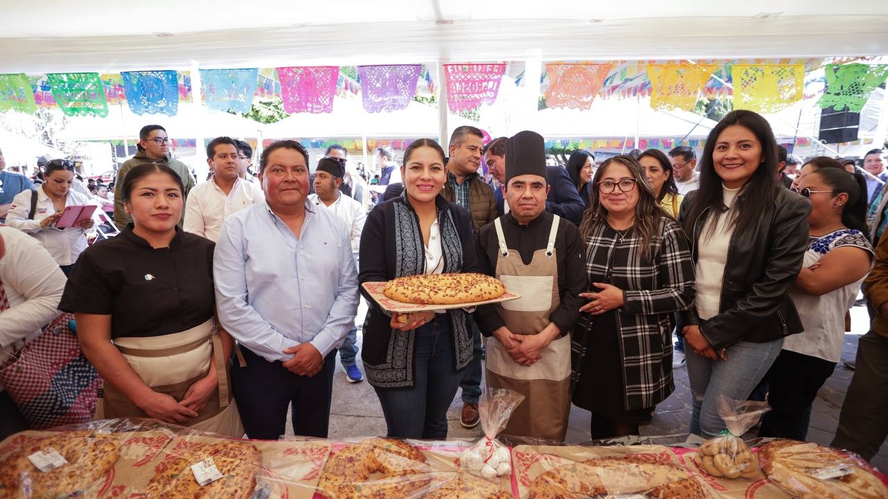 Inicia séptima edición de la Feria de la Rosca 2025 en SACH