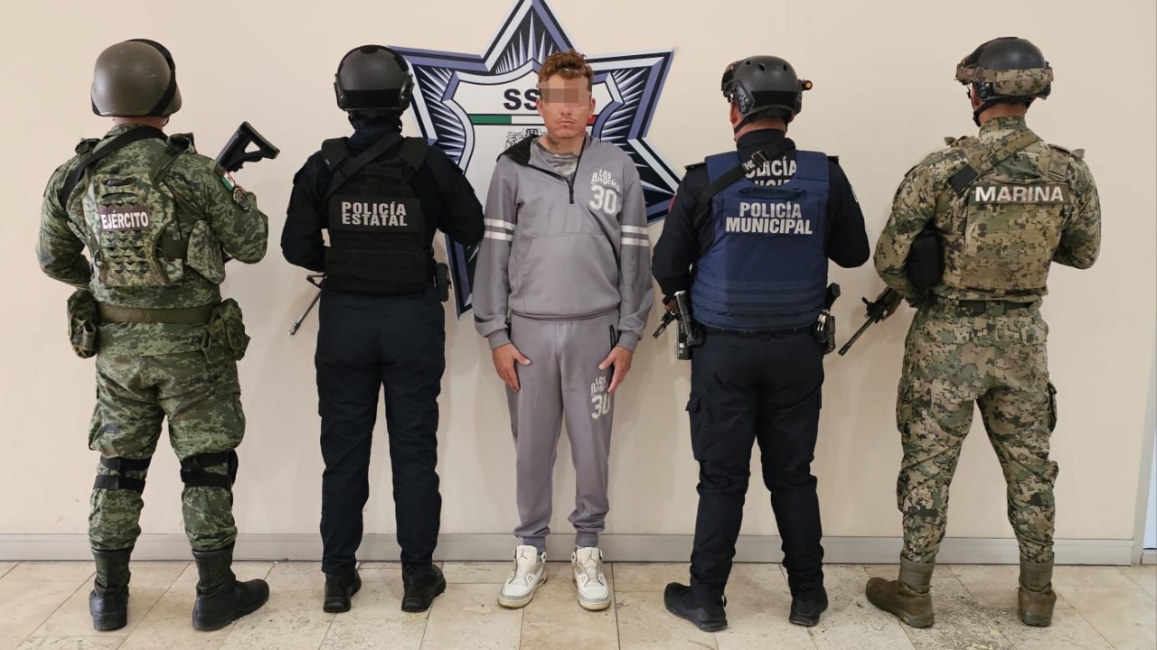 Detienen a sujeto con drogas y arma de fuego en Texmelucan