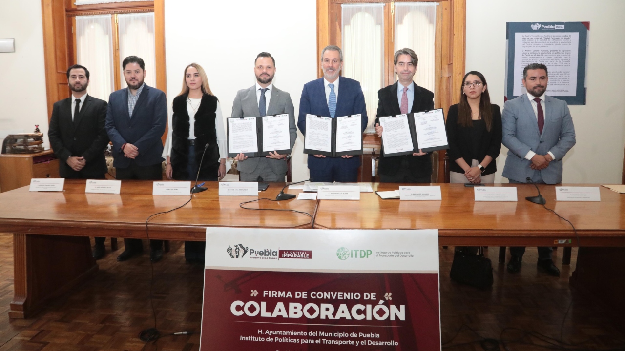 Firman pacto con Instituto de Políticas para Transporte y Desarrollo