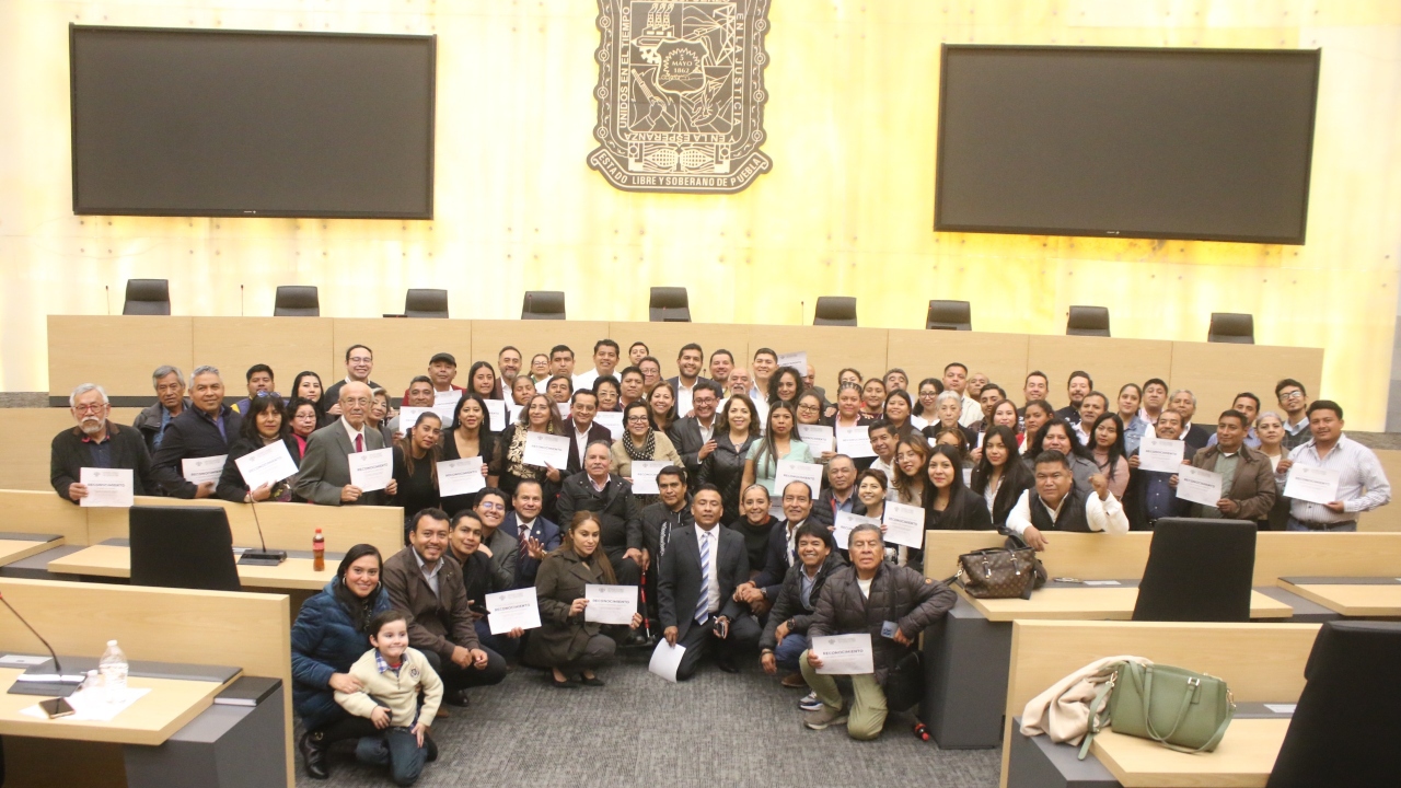 Reconoce Congreso del Estado labor social