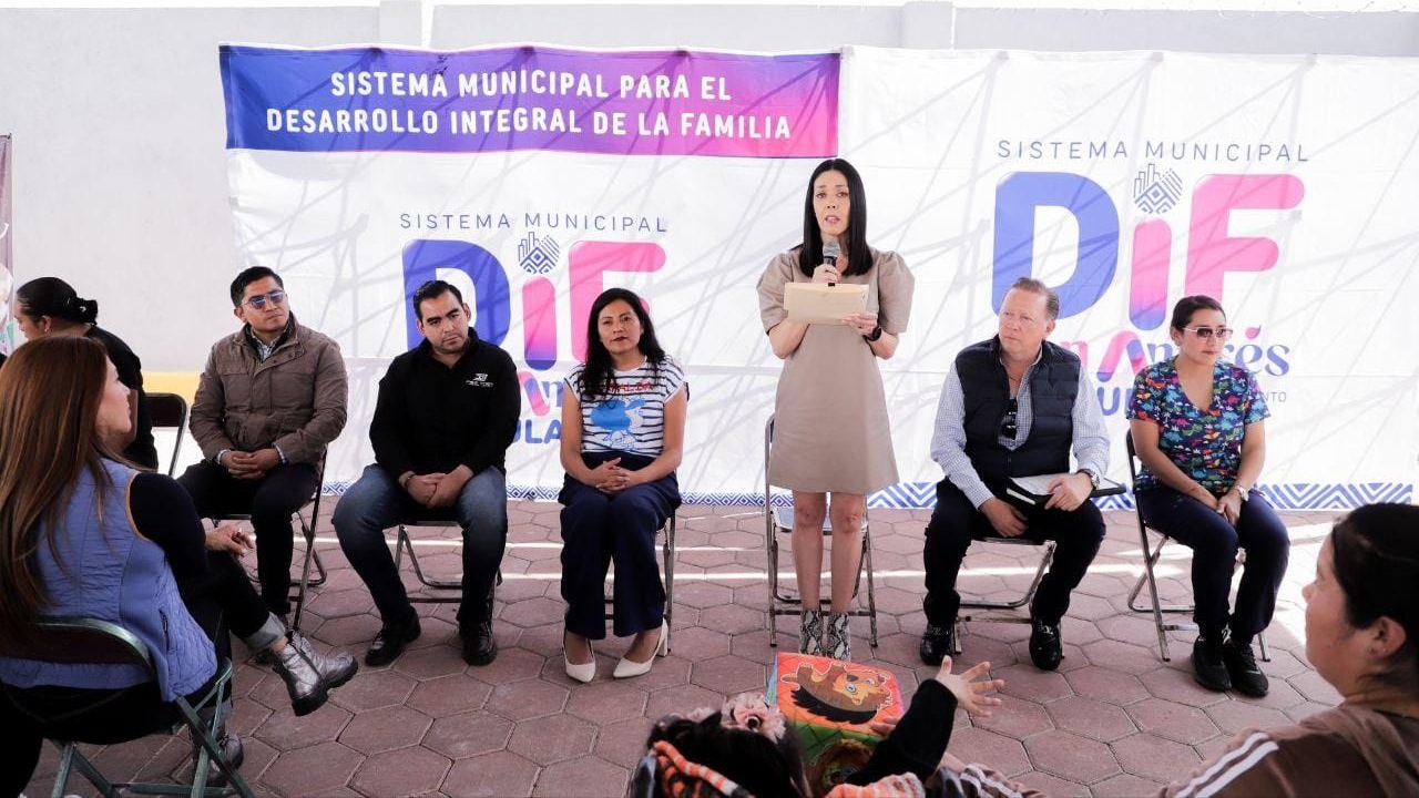 Entrega San Andrés Cholula juguetes a menores