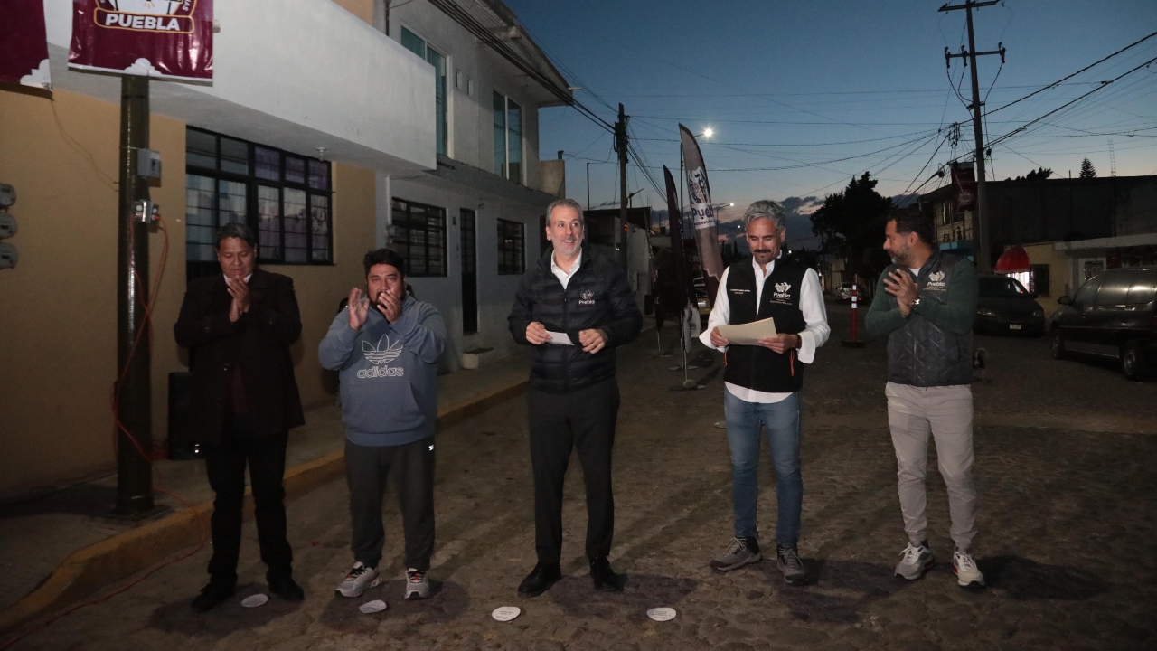Entrega edil modernización de luminarias en juntas auxiliares