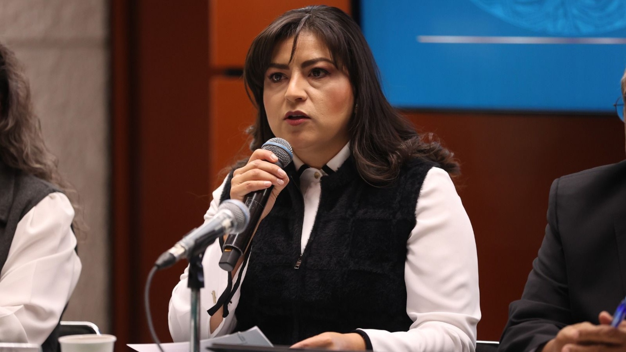 Apuesta Claudia Rivera por la defensa del interés colectivo