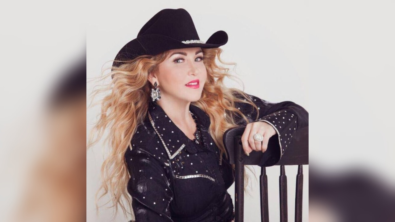Alicia Villarreal lanza señal de auxilio tras finalizar concierto