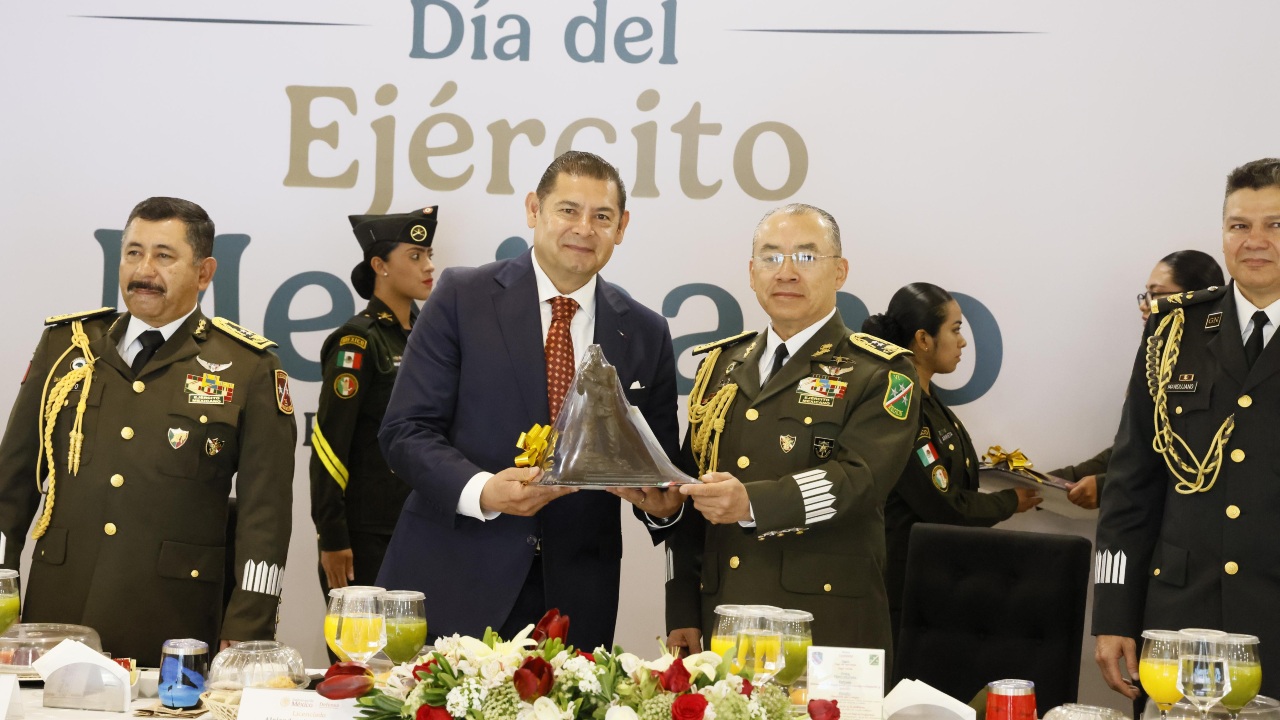 Gobernador Armenta reconoce labor del Ejército Mexicano