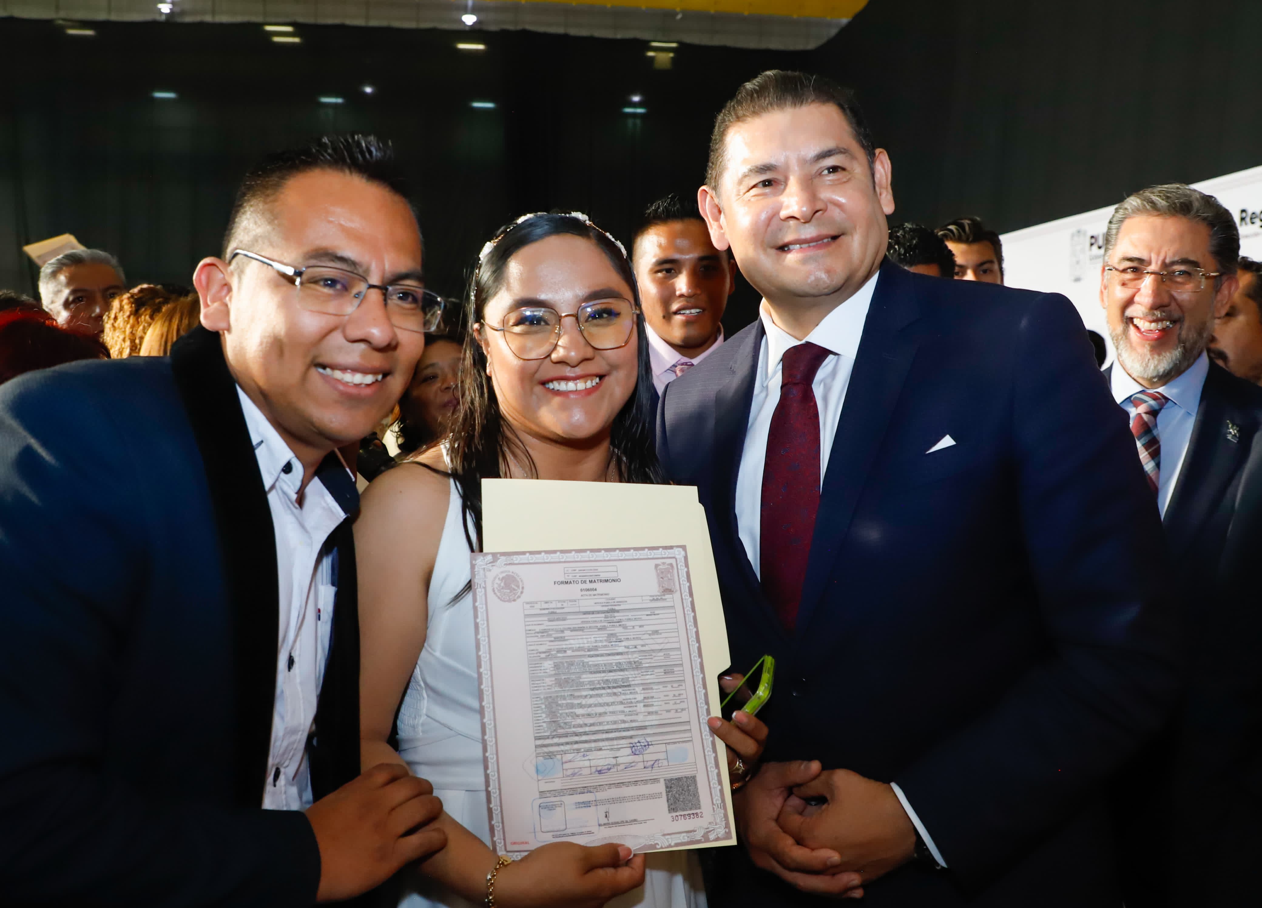 Amor y comprensión fortalece a familias: Armenta