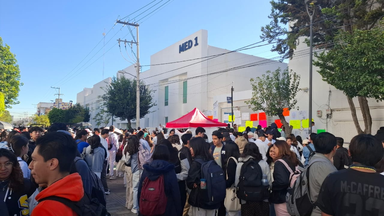 Estudiantes de la BUAP mantienen paro y rechazan declaraciones de rectora