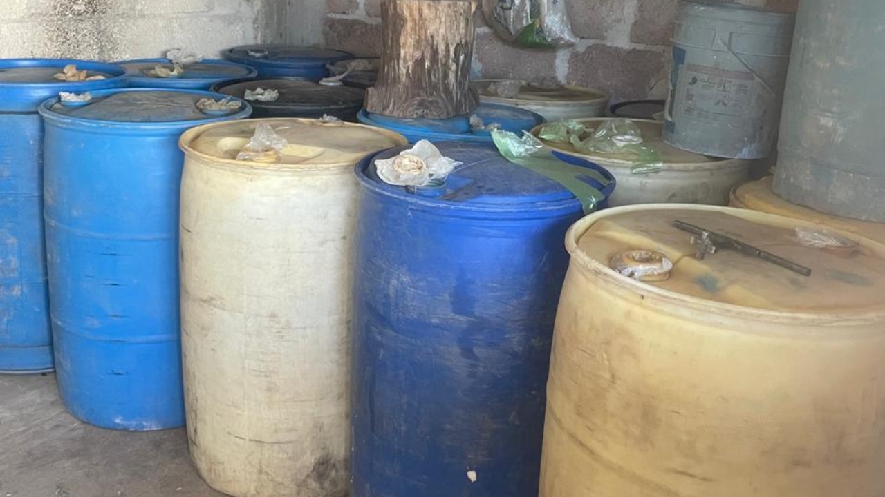 Confisca FGR 6 mil litros de hidrocarburo en Chignahuapan
