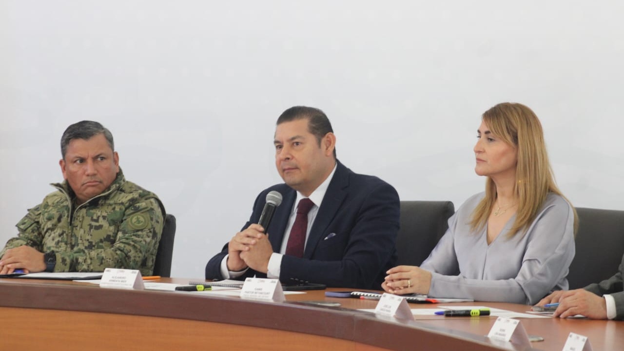 Armenta presenta Casas Carmen Serdán para resguardar mujeres violentadas