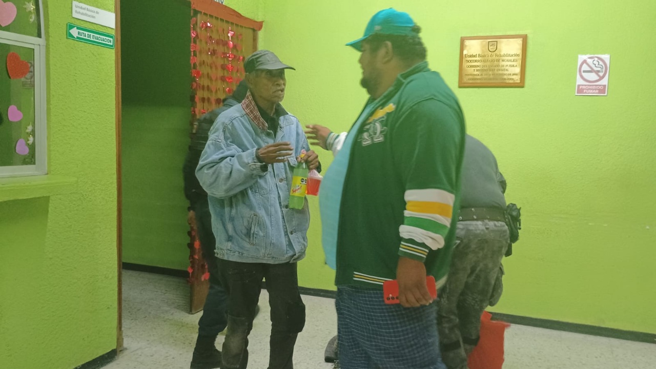 DIF de Chietla brinda refugio a adulto mayor afectado por incendio