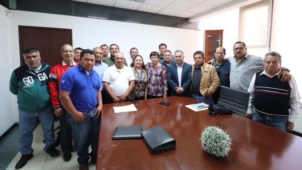 Presentan a taxistas nuevo proceso de Revista Vehicular