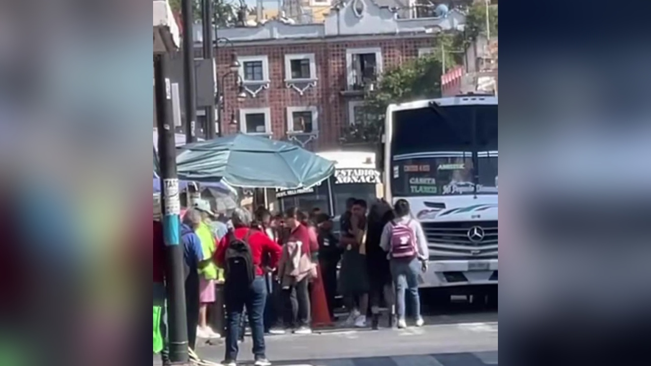 Presuntos ambulantes golpean a chofer de la Ruta 67
