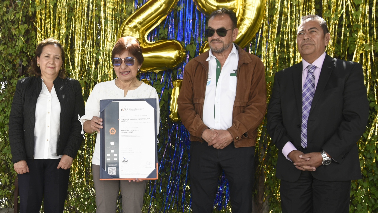 Recibe rectora certificación para el ESU-BUAP