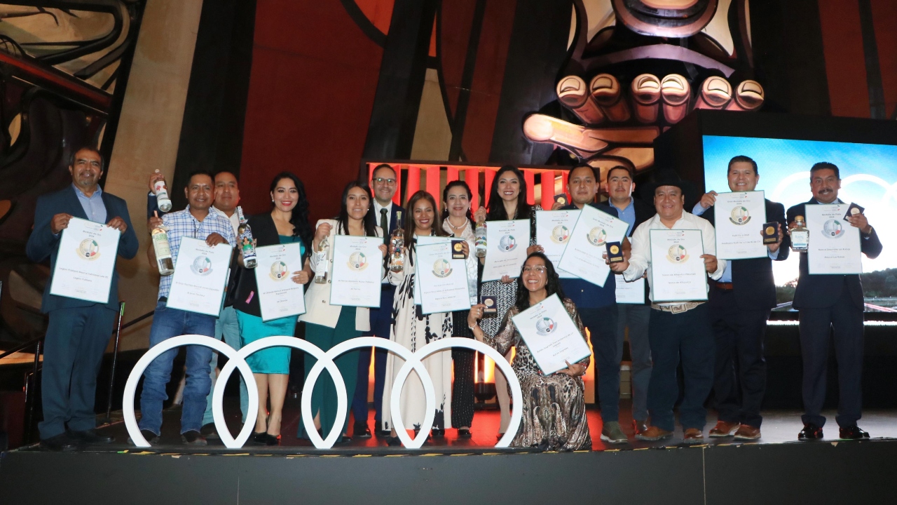 Reconocen al mezcal poblano en el “México Selection by CMB”