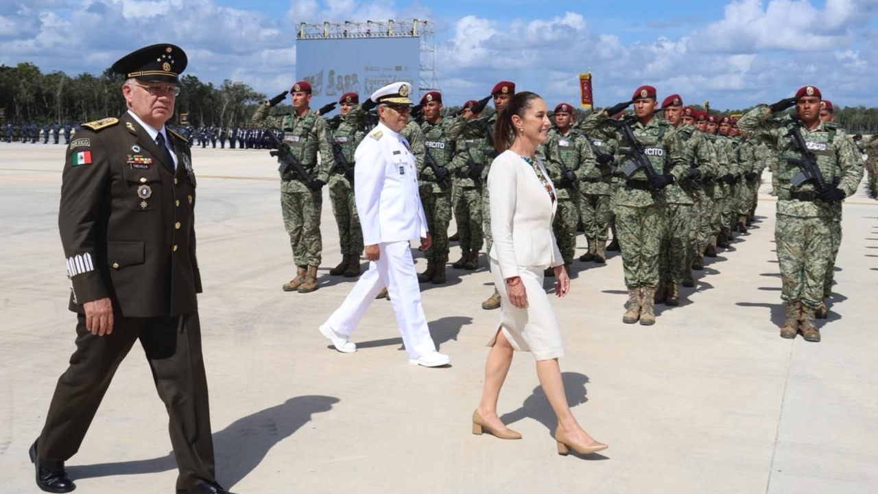 Conmemora presidenta 110 aniversario de la Fuerza Aérea Mexicana