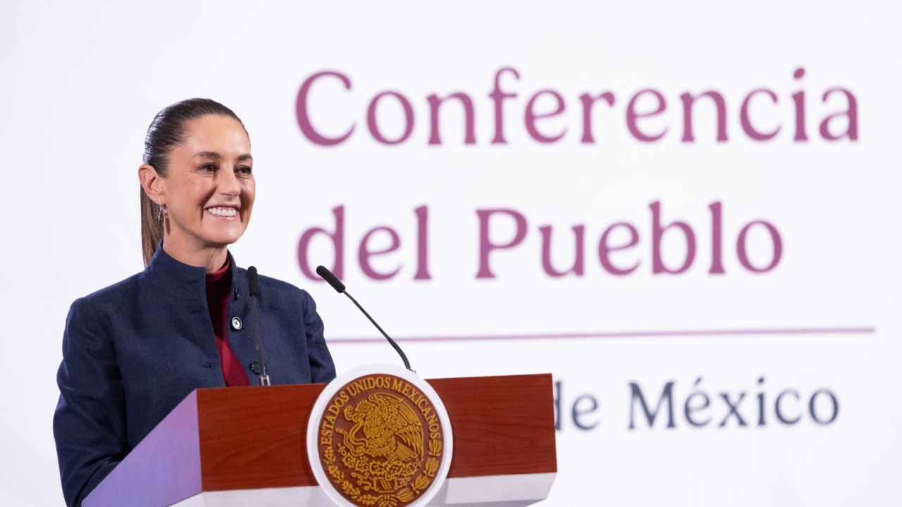 En un mes arranca rehabilitación de carreteras en la Mixteca: Sheinbaum