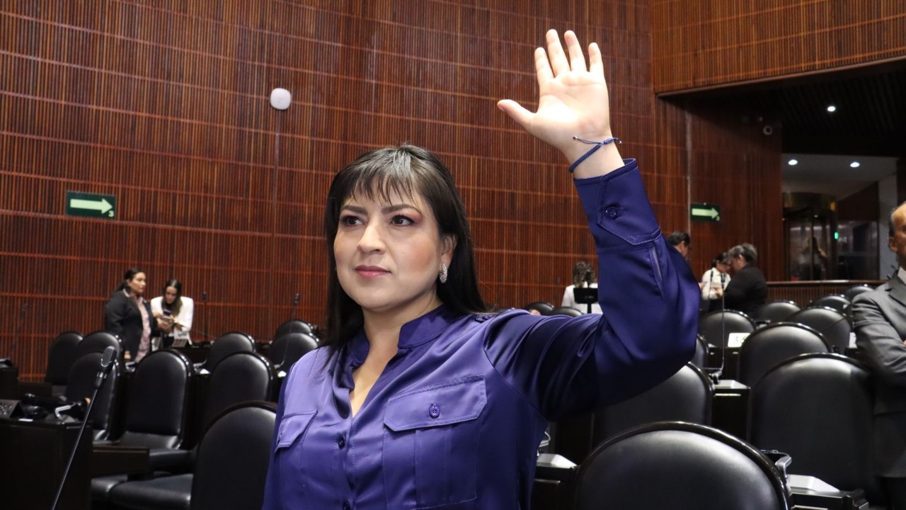 Celebra Claudia Rivera reforma contra nepotismo y no reelección