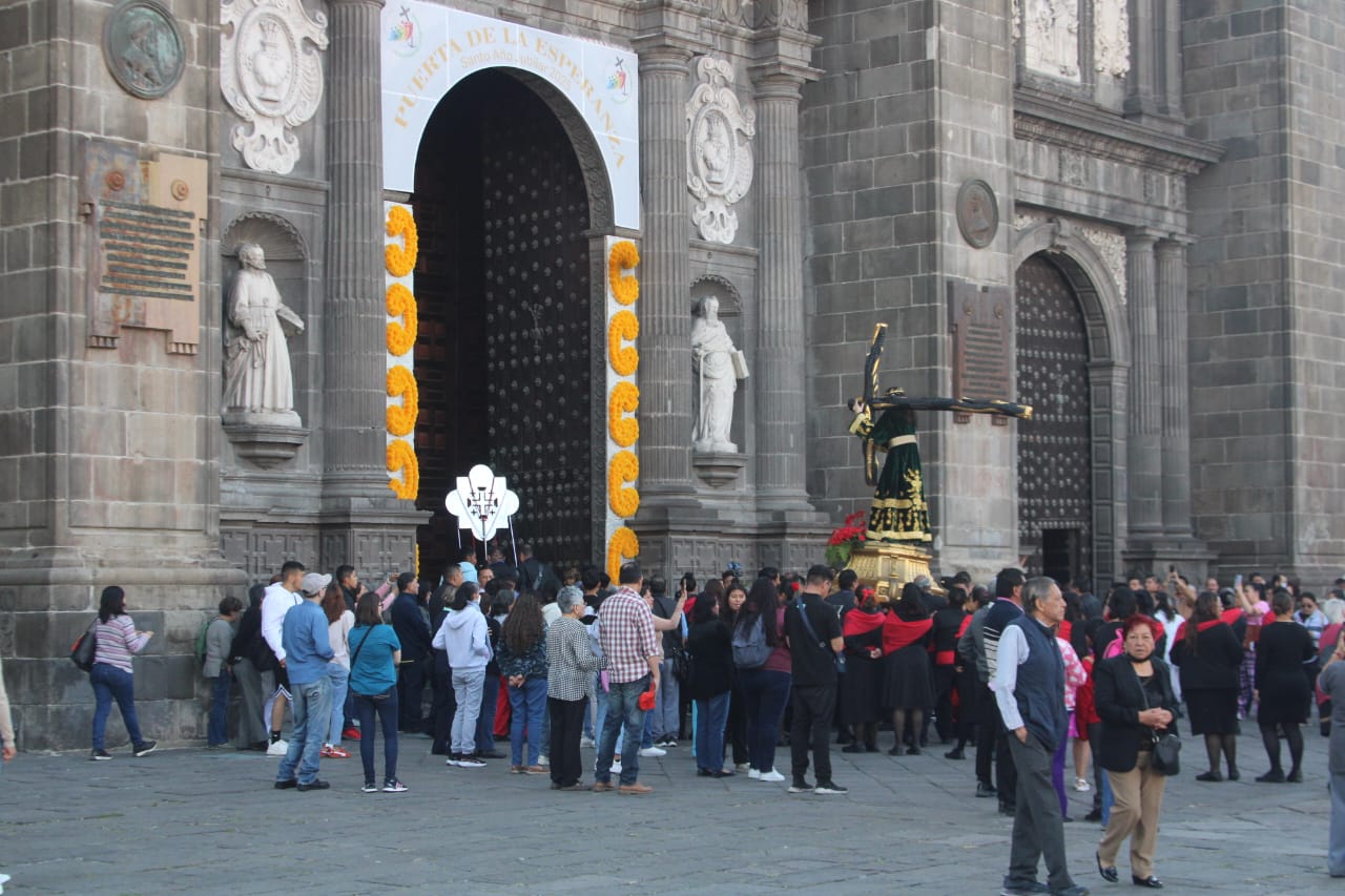 Con procesión, Iglesia católica celebran el Día de la Familia