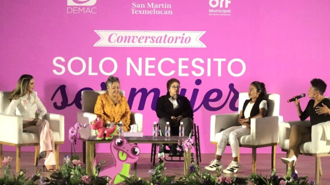 DIF de Texmelucan realizó el conversatorio “Solo Necesito ser Mujer”
