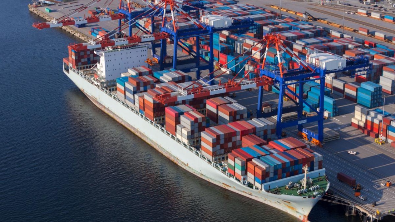 México enfrenta descensos en exportaciones e importaciones: INEGI