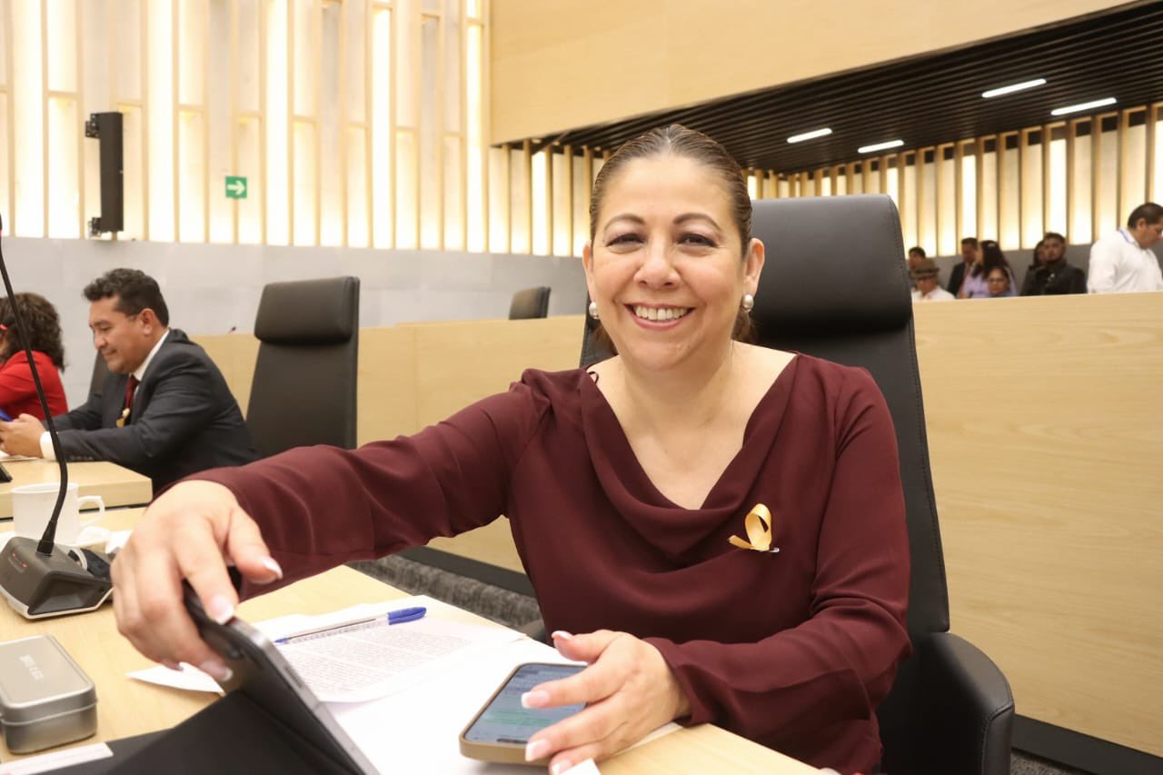 “Que nadie les diga qué no deben de ser”: Laura Artemisa, desde el ejercicio del poder