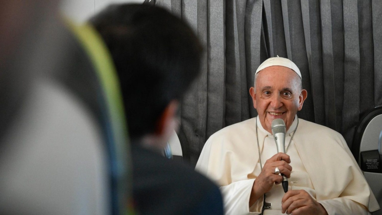 Vaticano difunde primer audio del Papa desde el hospital