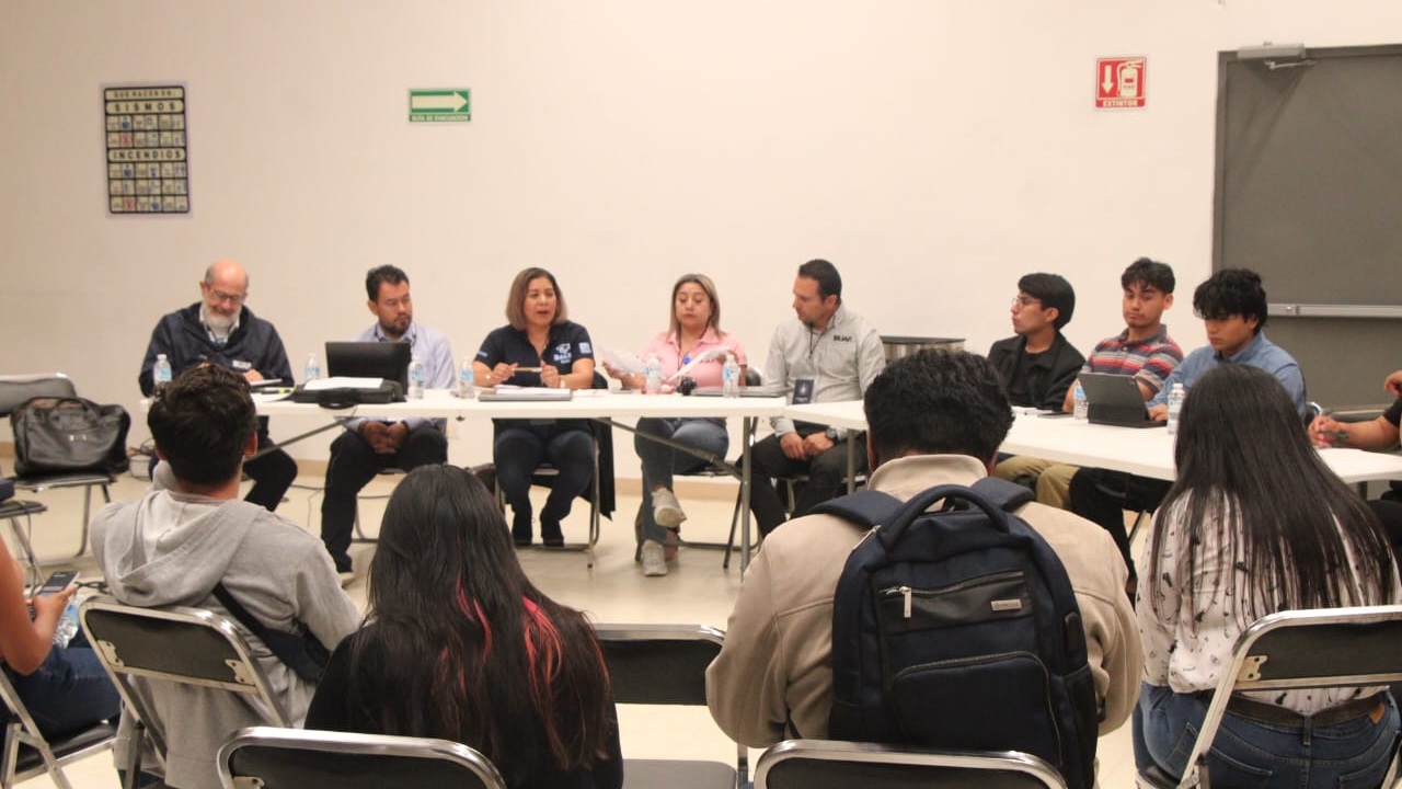 Estudiantes paristas de la BUAP inician mesas de diálogo en CU