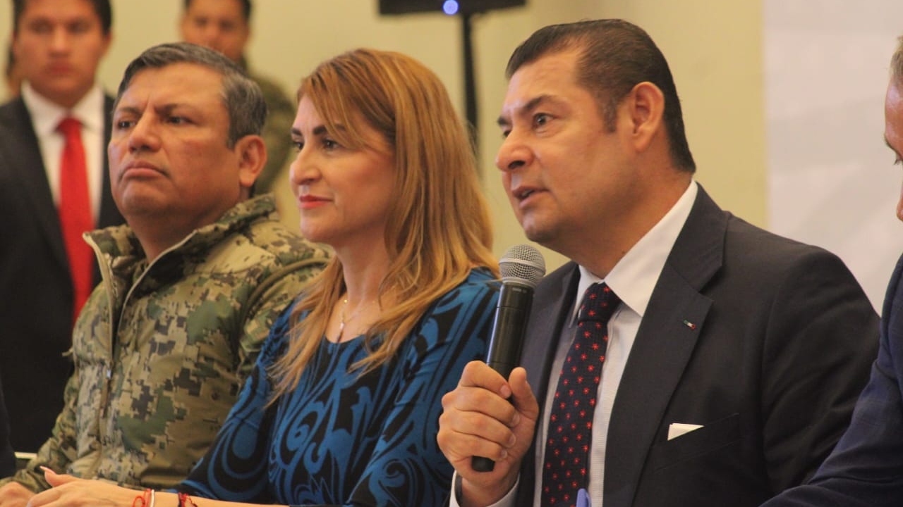 “Hay que tener cola corta para tener boca grande”, responde Armenta a Camarillo