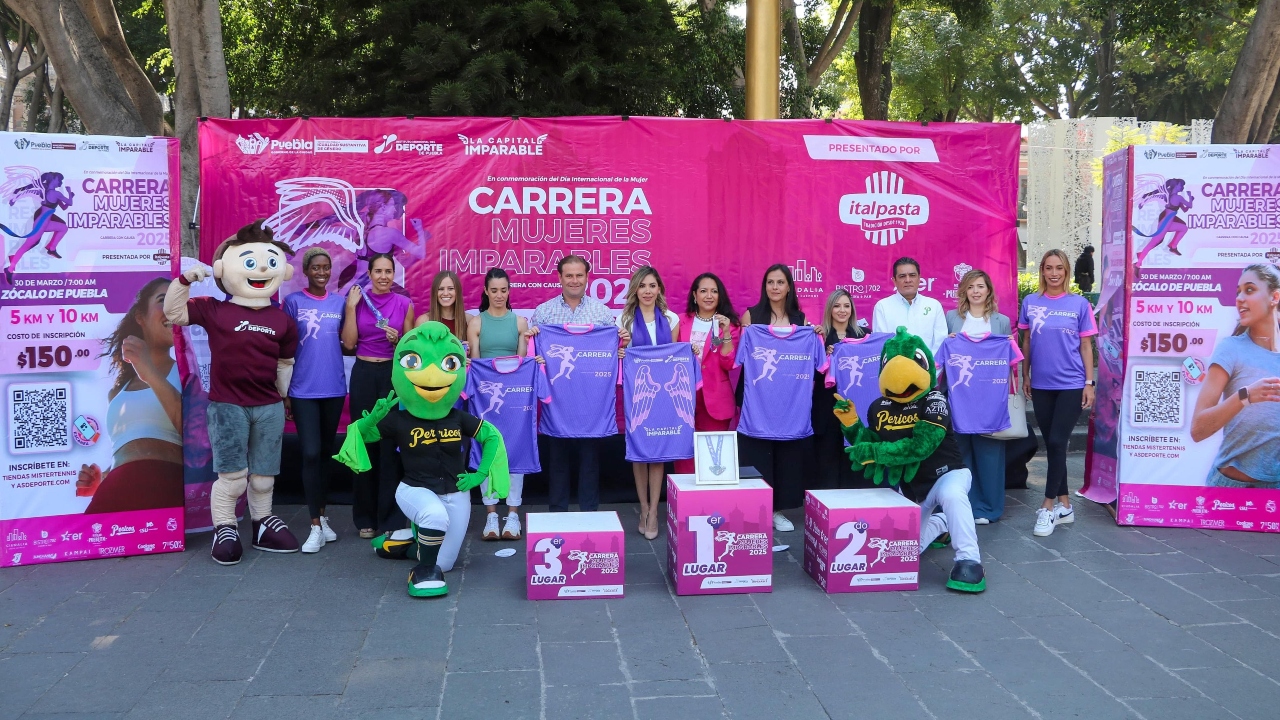 Presentan la playera y medalla de la Carrera “Mujeres Imparables”