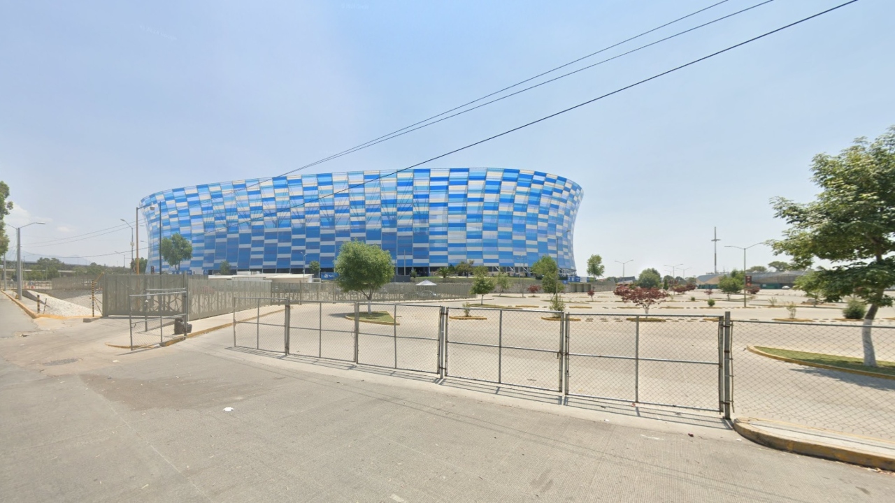 Gobierno busca control del estacionamiento de estadios: García Parra