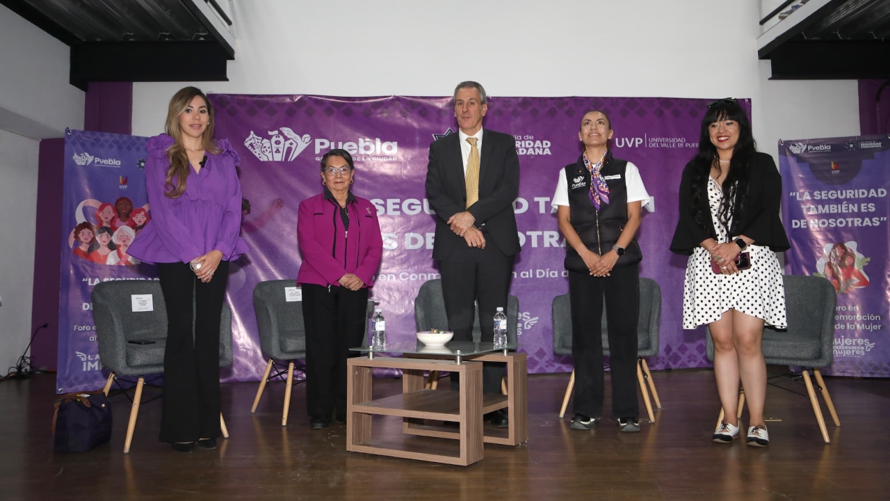 Realiza Comuna Foro “La seguridad también es de nosotras” a universitarias
