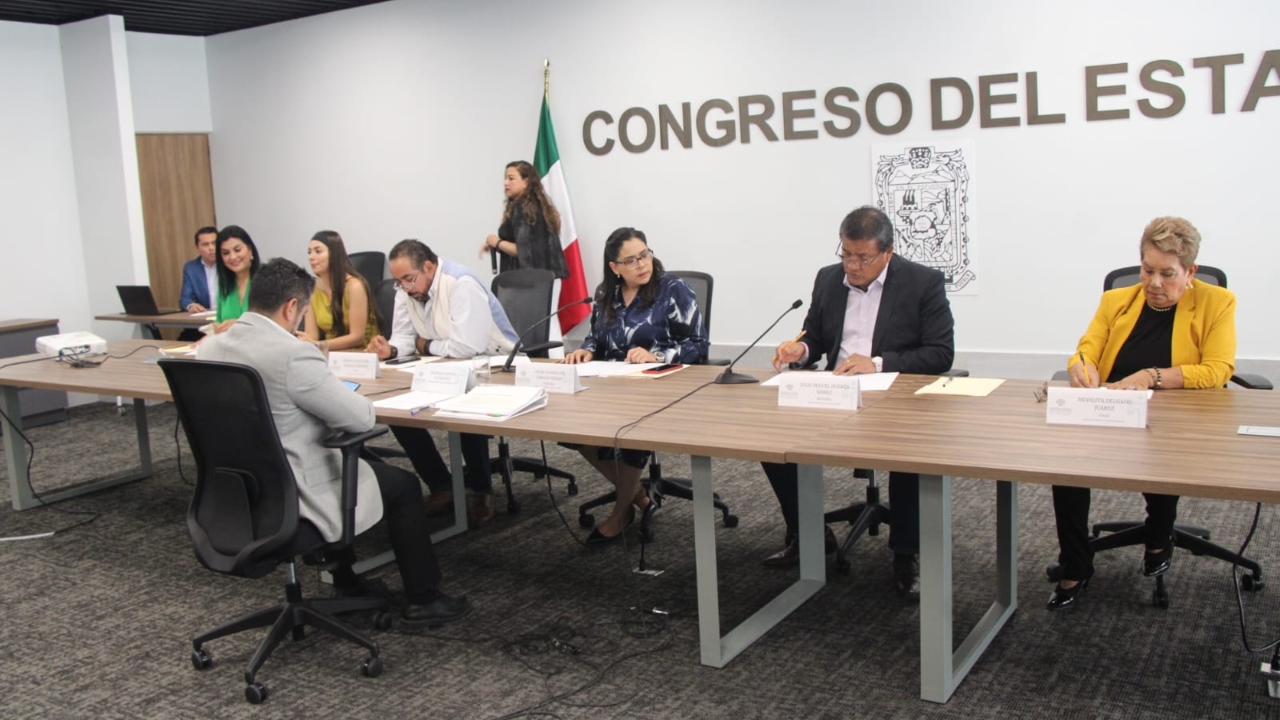 Aprueban en comisión plan de cobro de parquímetros