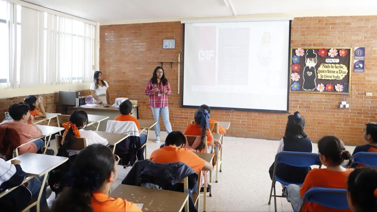 Trabaja SMDIF con escuelas de la capital sobre educación sexual