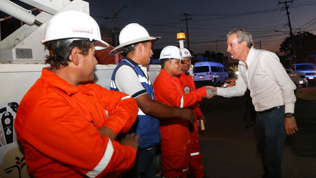Gobierno municipal moderniza alumbrado público en San Antonio Abad