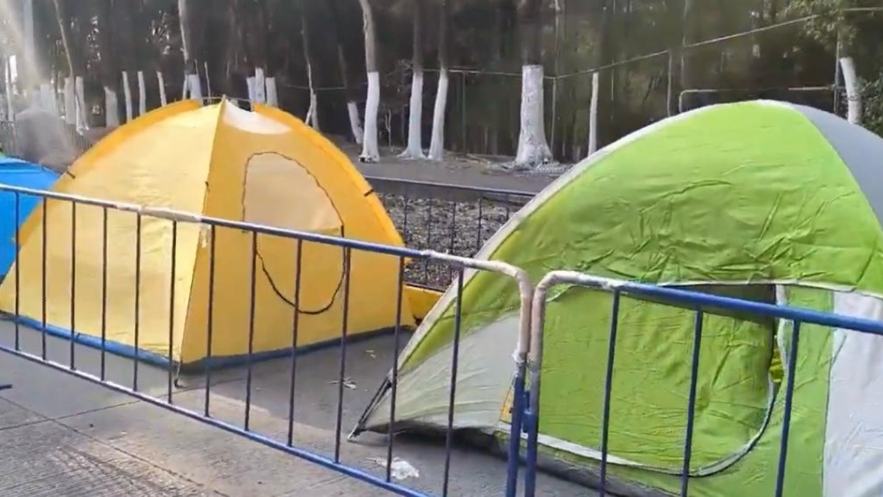 Fans de Maroon 5 acampan en Puebla para el concierto