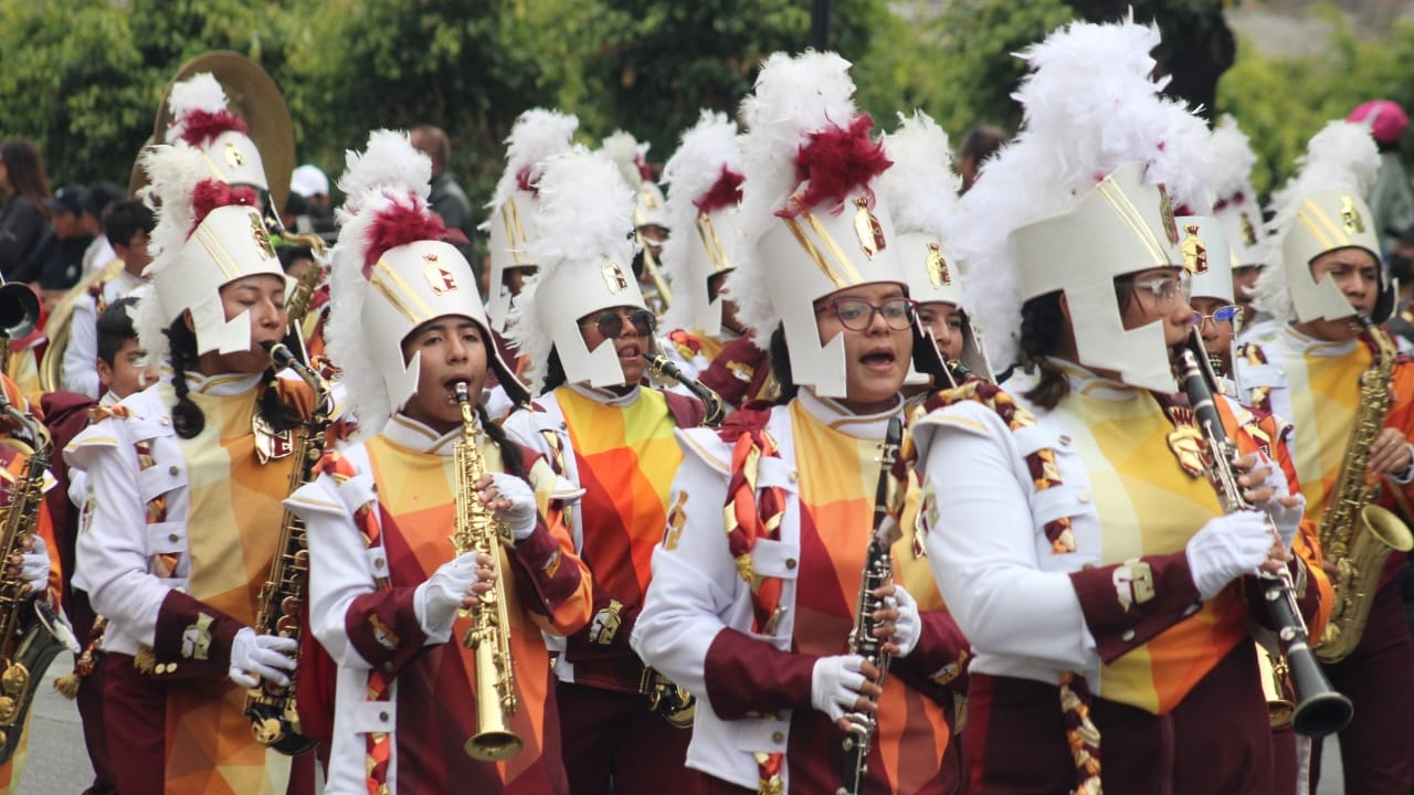 Participarán 33 escuelas y 11 carros alegóricos en desfile del 5 de Mayo