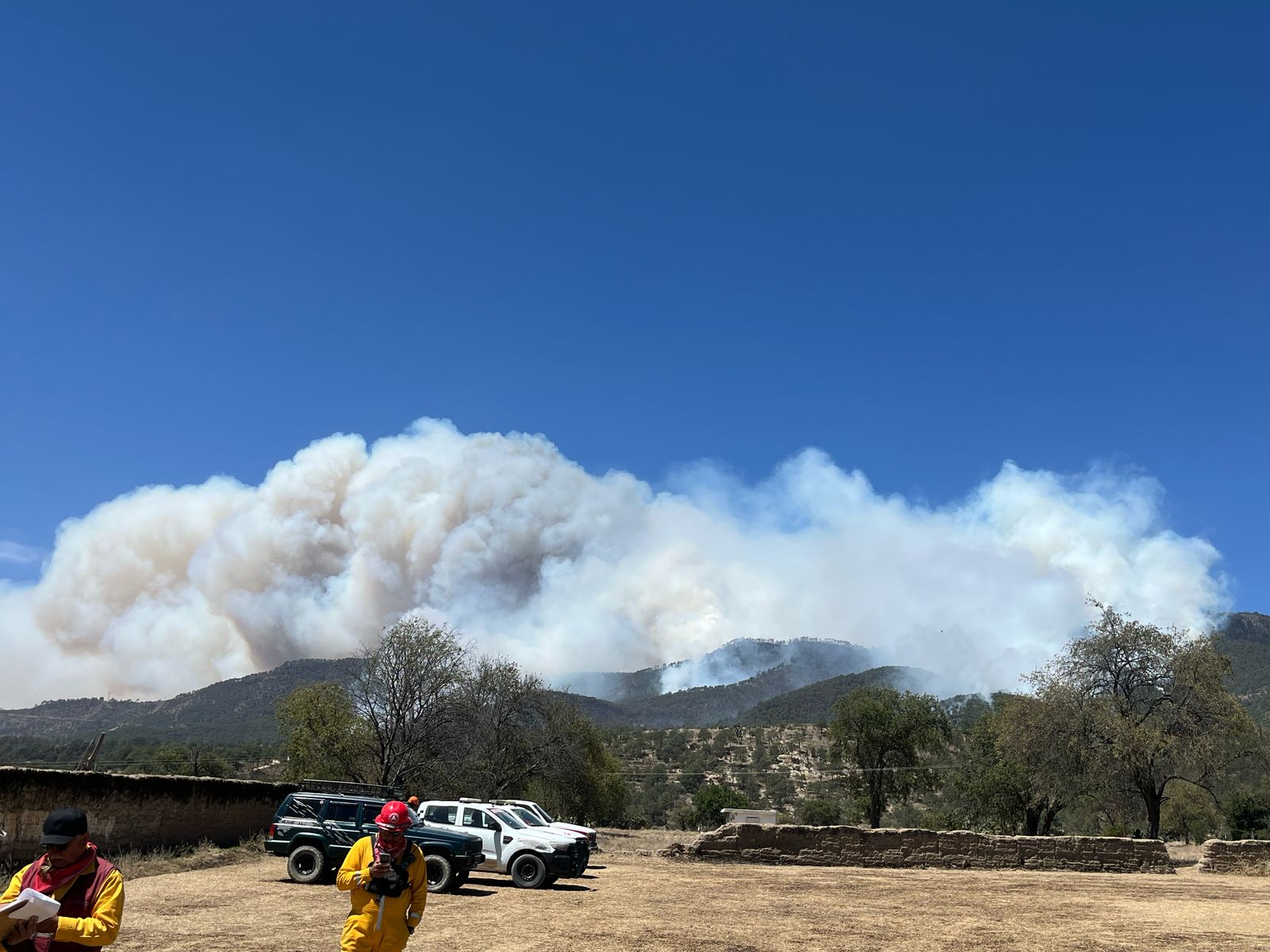 Continúa combate de incendios forestales activos en el estado de Puebla