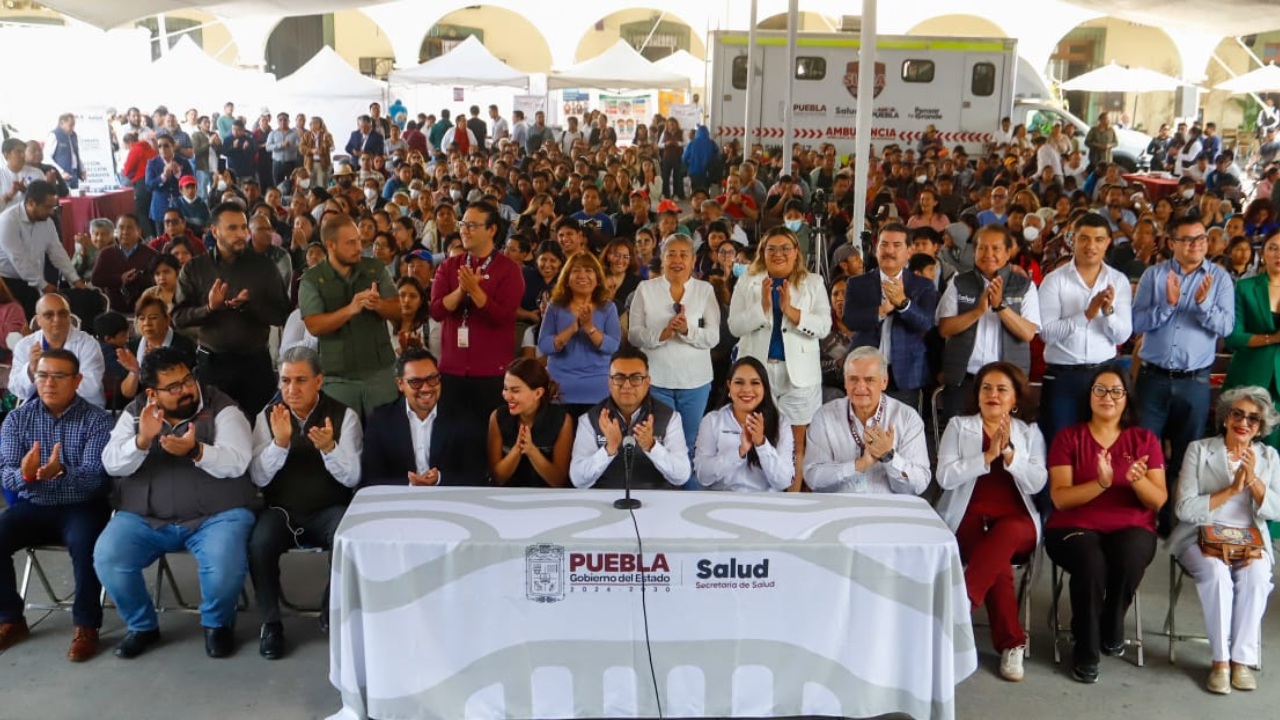 Jornada de Salud beneficia a más de 1,700 personas en Cholula