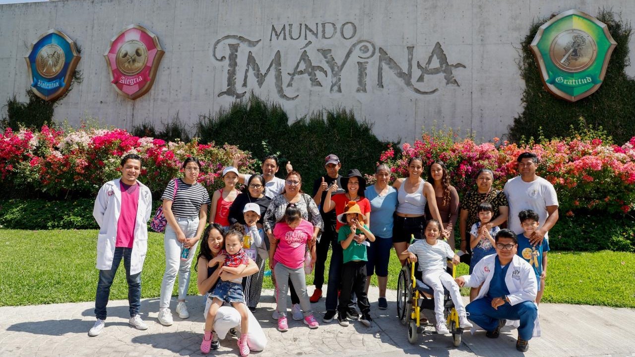 Inicia SMDIF Mes de la Niñez viajando al Parque Mundo Imayina