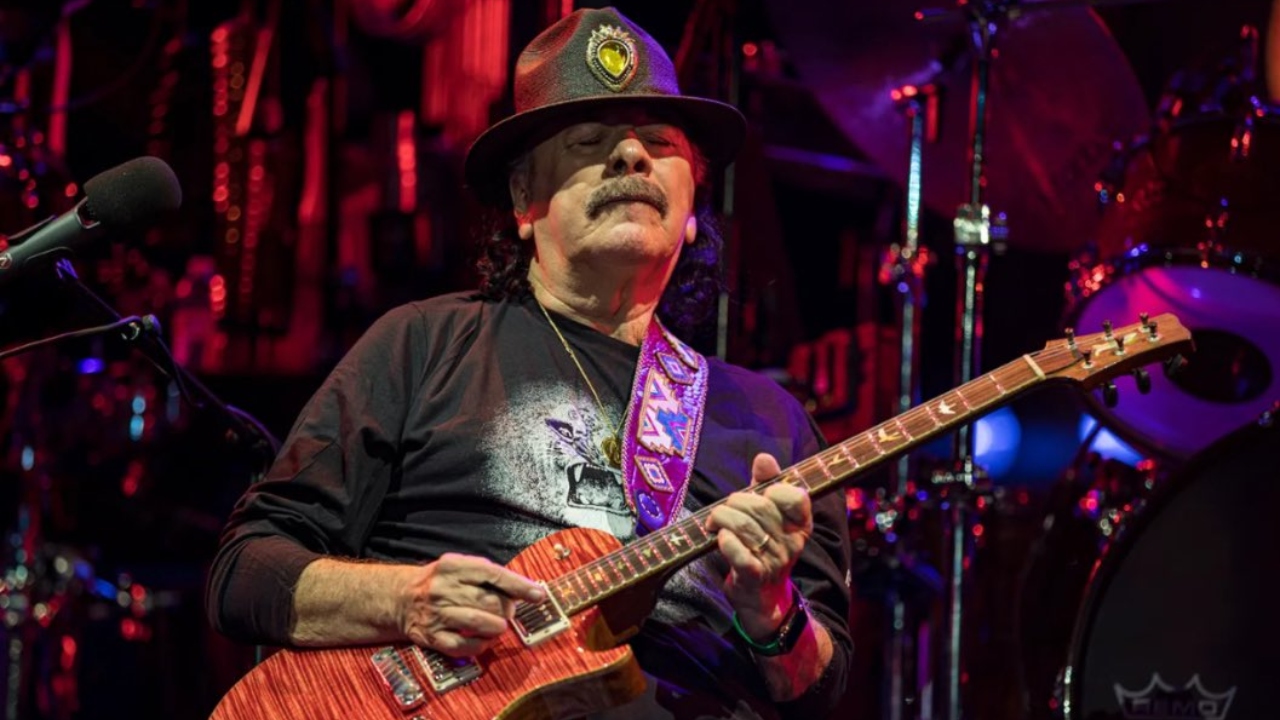 Hospitalizan a Carlos Santana previo a un concierto