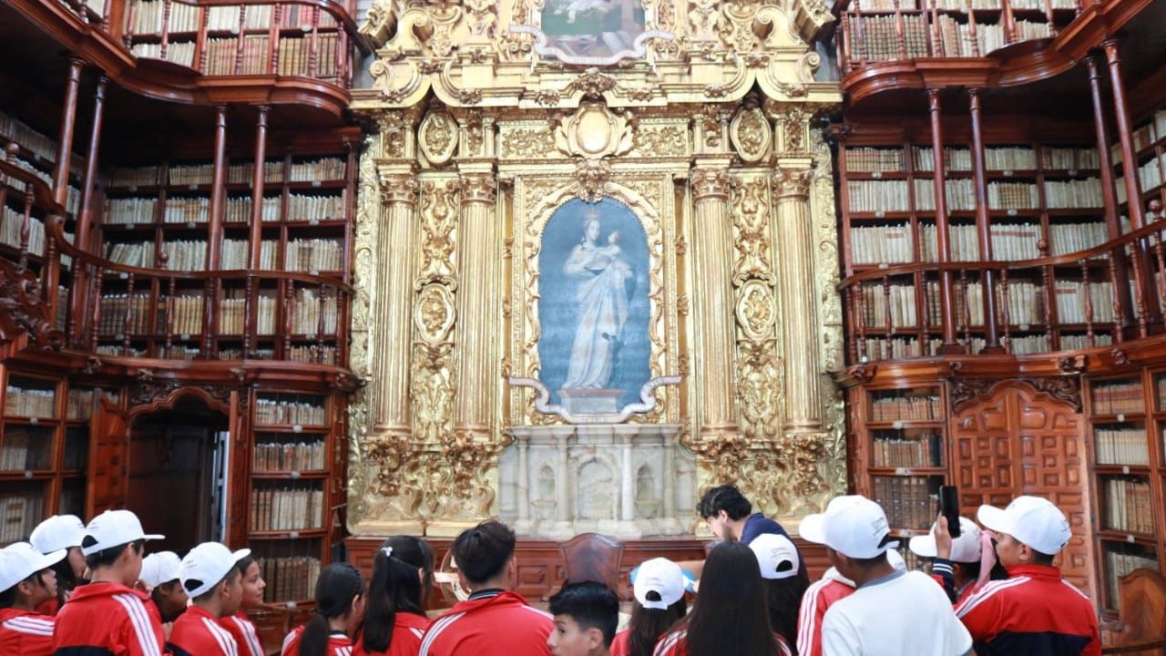 En tercer “viaje inolvidable”, estudiantes disfrutan de tesoros de Puebla