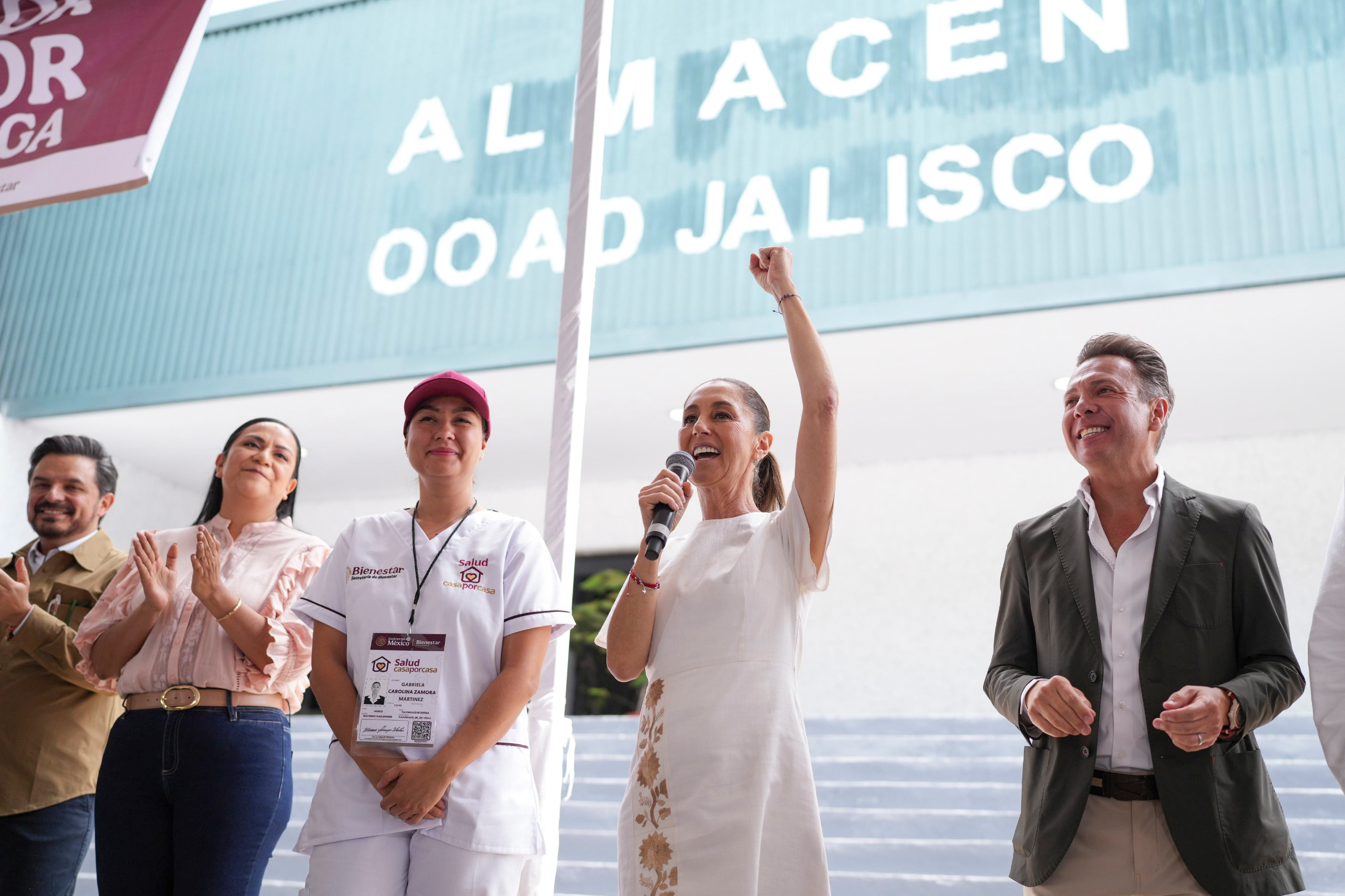 “Ustedes son el gobierno en la casa de un adulto mayor”: Sheinbaum a médicos y enfermeras