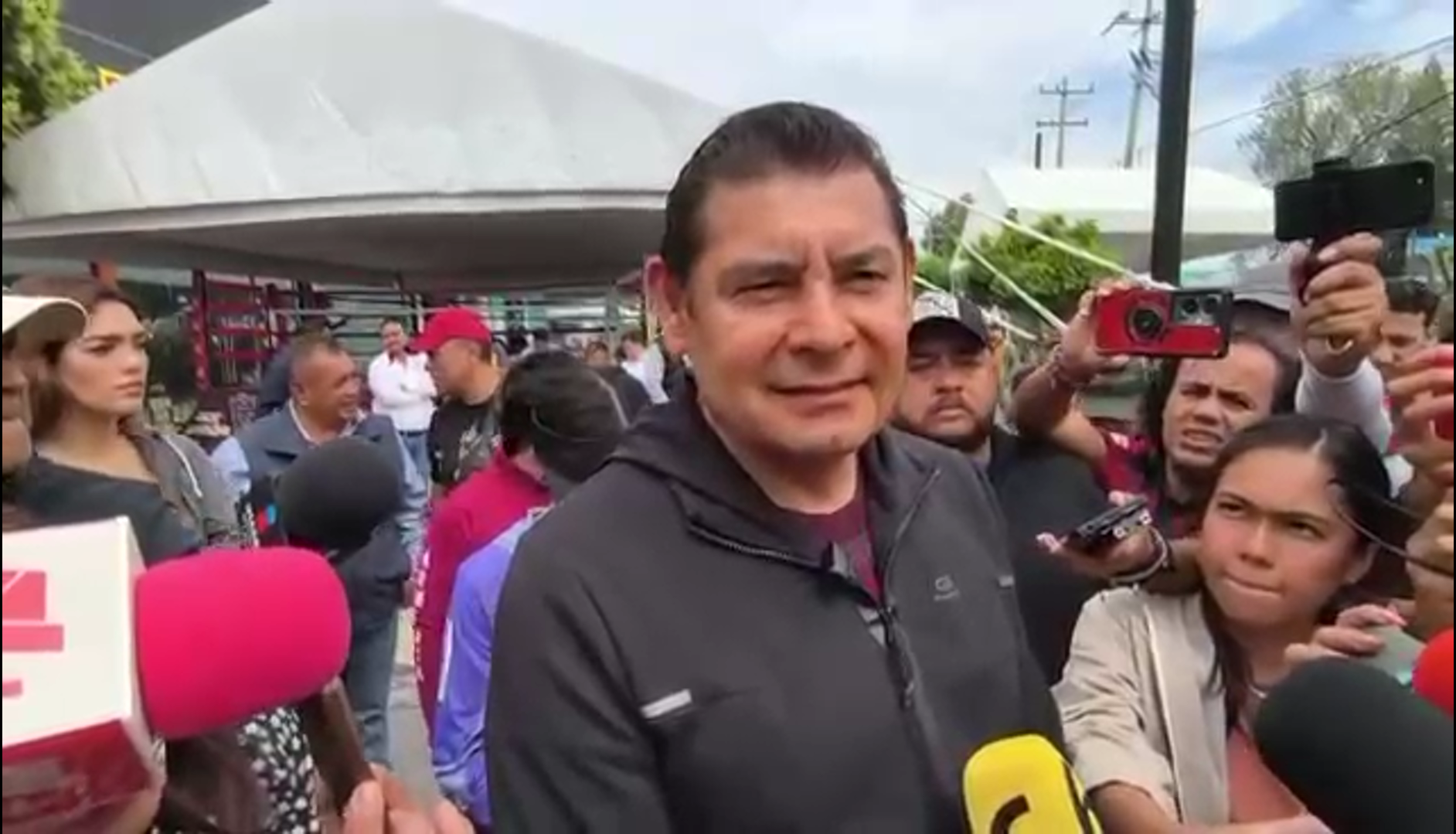 Migrantes poblanos seguirán enviando remesas pese a amenazas de Trump: Armenta
