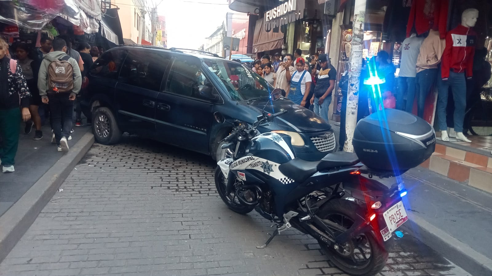 Conductor ebrio provoca accidente en el centro de San Martín Texmelucan y es asegurado por autoridades